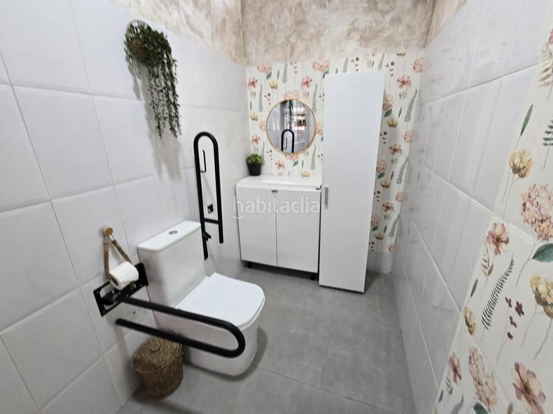 Foto 78e4e2aa-a2e3-4dc9-84a6-10cf704c4277. Pas-de-porte local commercial dans Altozano - Conde Lumiares Alicante