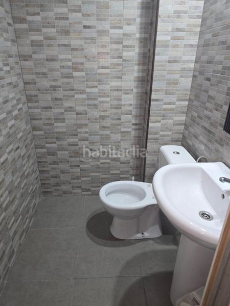 Foto e93a80f1-d755-4d34-b64f-823177d0e49c. Local comercial a Carolinas Altas Alicante