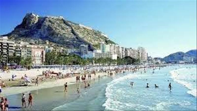 Foto 480bb466-0708-4374-b34e-e1b921efeb40. Pis amb aparcament a Mercado Alicante