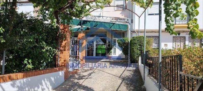 Foto 3d791f89-261f-45e7-8868-6a5b080a0faa. Chalet  adosado en venta en carretera de íllora 63, casa nueva en Pinos Puente