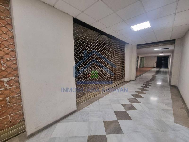 Foto 8b7a9071-1b6f-4da2-8852-adb67c5e2a29. Local comercial  en pasaje interior en Zubia (La)