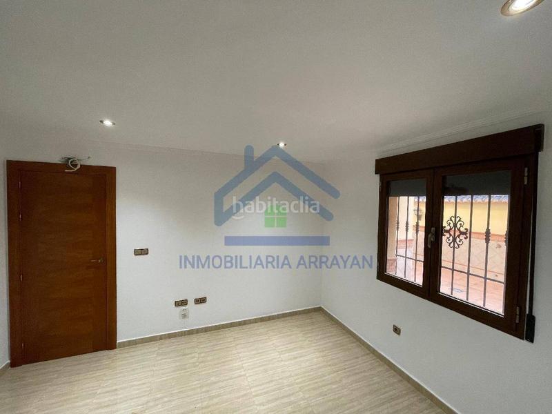 Foto 03fac6fa-53fb-4d4c-9842-5fe1ec81f8c1. Haus mit parking in Atarfe