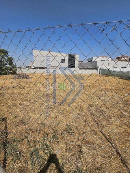 Foto 345060ba-ce21-498e-a2e9-7559627f0279. Terreno residencial solar urbano a la venta listo para construir en Cájar