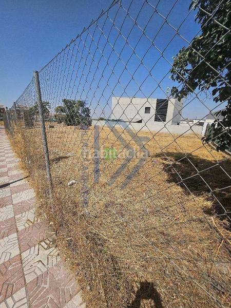 Foto b43b595c-d7fc-4e79-b09b-30e4c79a773b. Terreno residencial solar urbano a la venta listo para construir en Cájar
