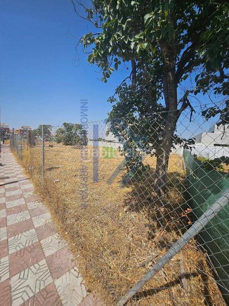 Foto cb6af752-4c9c-4c42-a5b2-196b1473971e. Terreno residencial solar urbano a la venta listo para construir en Cájar