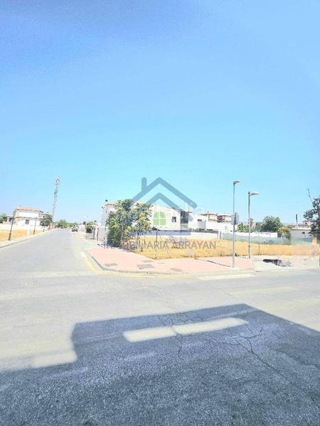 Foto f7b23cda-79b6-4d19-b271-74a96f26139f. Terreno residencial solar urbano a la venta listo para construir en Cájar