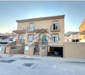 Casa a Íllora. Casa pareada en alomartes  illora  a buen precio