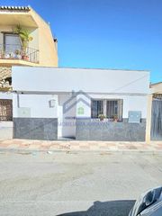 Casa in La Zubia Ciudad. Bonica casa totalmente reforma y a estrenar en la zubia