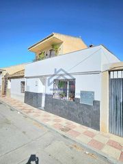 Casa en La Zubia Ciudad. Bonita casa totalmente reforma y a estrenar en la zubia