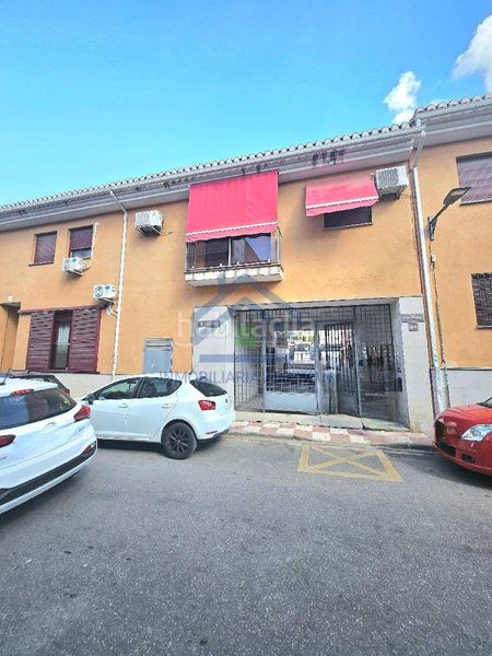 Foto 6e4d5bfb-8032-4e26-8de5-3cd43a50b7d7. Casa amb calefacció aparcament piscina a Poniente Armilla