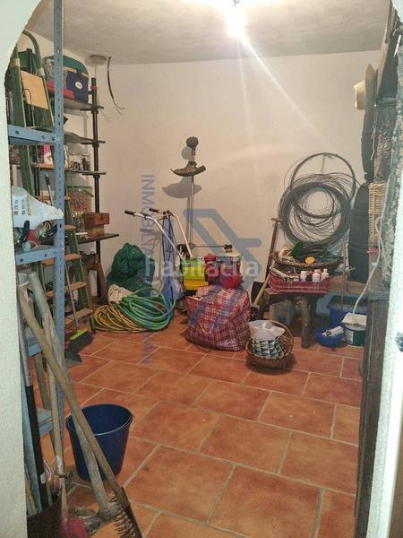 Foto e0afa1da-863a-4950-b9c3-5cce8bec1c89. Piso cortijo con 11.000 metros con olivos y almendros en Gójar