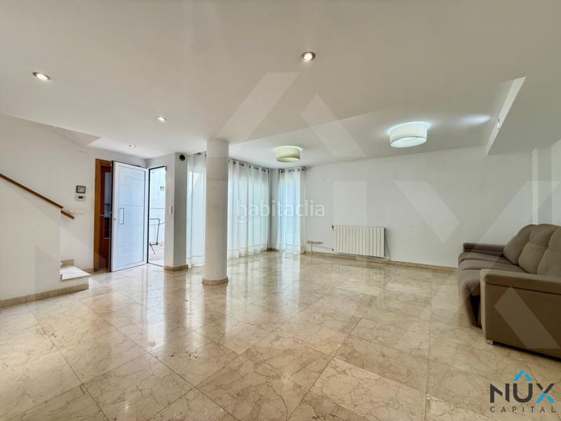 Foto a9dc18e1-e5f5-4d3a-aaa7-50aeb4c51165. Casa adosada exclusiva vivienda unifamiliar en el corazón – lista para entrar a vivir en Cocentaina
