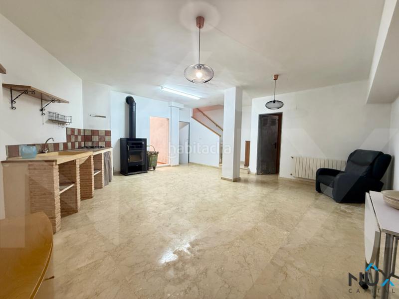 Foto c9a0a10b-410a-49cc-93cf-caed79310ce2. Casa adosada exclusiva vivienda unifamiliar en el corazón – lista para entrar a vivir en Cocentaina