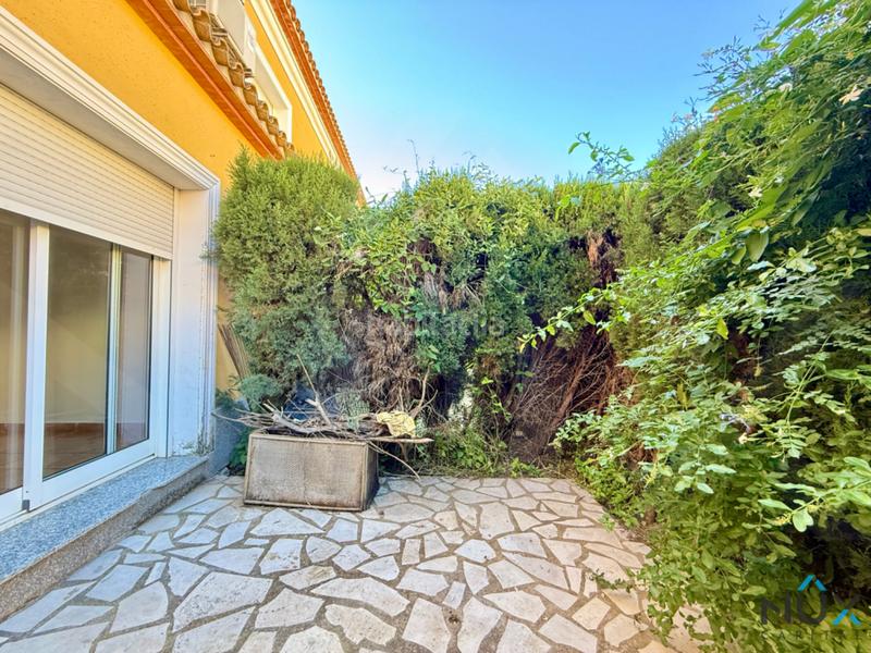 Foto 05e3ce15-0e1b-4456-acac-f1582b326c67. Casa adossada amb aparcament piscina a Poblets (els)