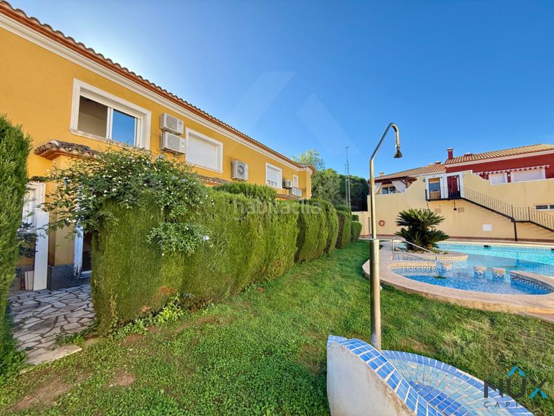 Foto 3fc18661-0781-467f-a3eb-352aca438dff. Casa adossada amb aparcament piscina a Poblets (els)