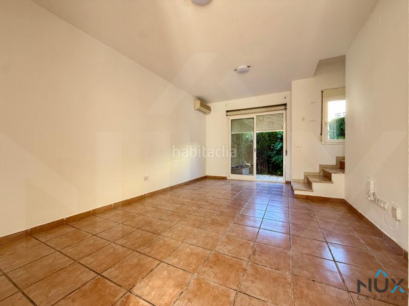 Foto 405af221-aa2f-4261-b70c-79b5ff05f6e0. Casa adossada amb aparcament piscina a Poblets (els)