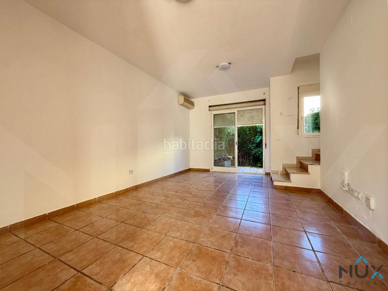 Foto 569a45f8-0bd0-4f60-b926-84373e50337d. Casa adossada amb aparcament piscina a Poblets (els)