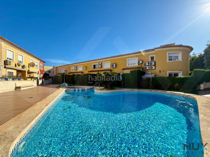 Foto 830b60db-3a72-4a19-9344-d255b23e4d6f. Casa adossada amb aparcament piscina a Poblets (els)