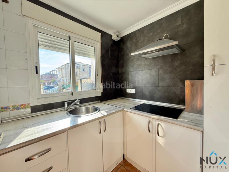 Foto a9710506-c0bf-44a0-b109-9a37198fc1b7. Casa adossada amb aparcament piscina a Poblets (els)