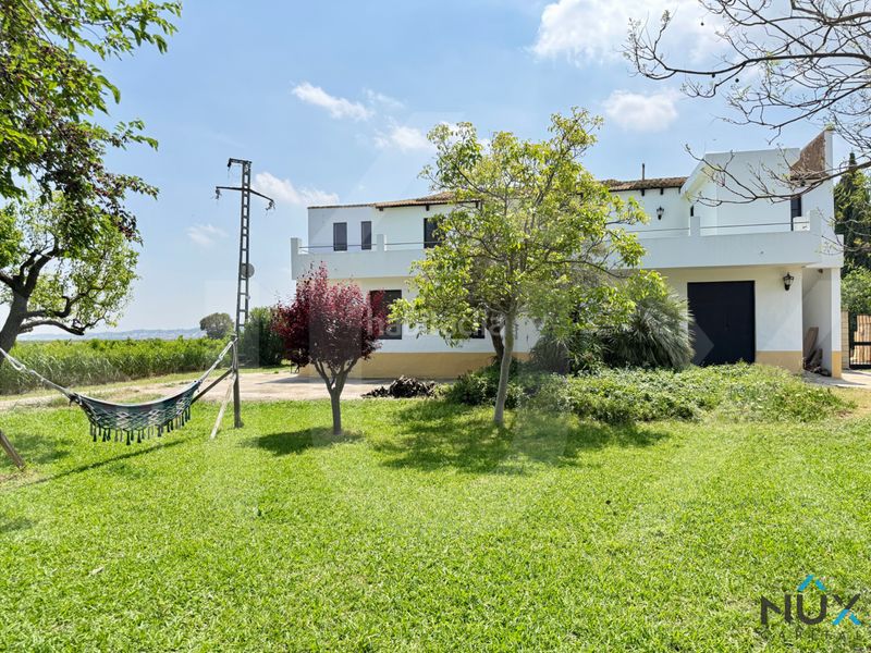 Foto 1f8fecc0-c610-4797-a82f-33cb747e0ee7. Chalet en Benaguasil