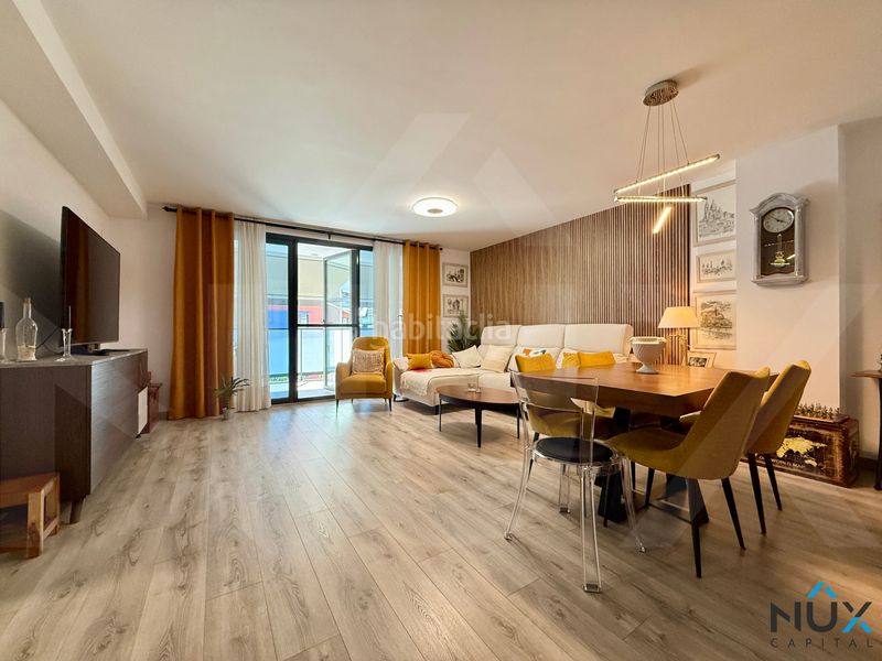 Foto 240a2942-23f9-4982-bd4e-943593e1cb21. Appartamento con camino riscaldamento parcheggio in Paterna