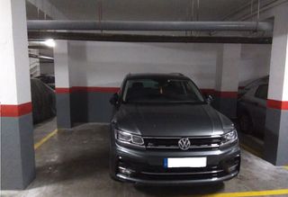 Affitto Posto auto in Plaça de joan de vila-rasa 31. Plaza doble para coche y moto con trastero