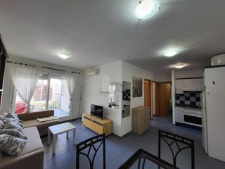 Rent Flat in Avenida columbretes 4. Piso con garaje y zonas comunes cerca de la playa la concha
