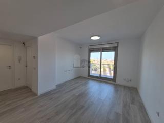 Rent Flat in Calle d'otos 19. Vivienda a estrenar con trastero incluido.