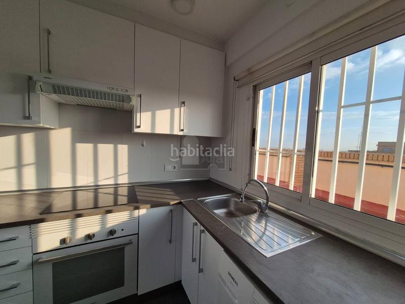 Foto 85ea36e3-79ba-4530-8f03-457d22bcf636. Location attique dans avinguda dels tamarindes 4 dans Valencia