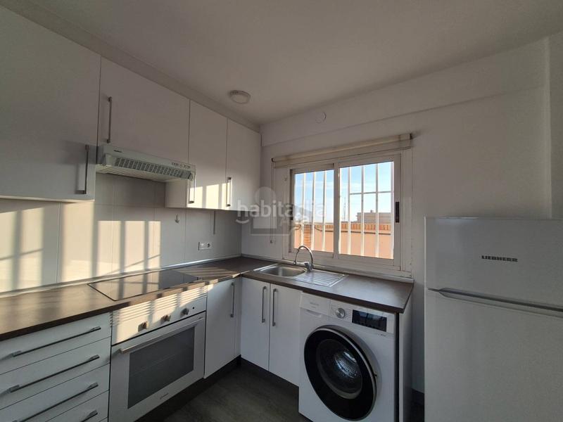 Foto 898b6163-8674-48b3-80eb-20e172769974. Location attique dans avinguda dels tamarindes 4 dans Valencia