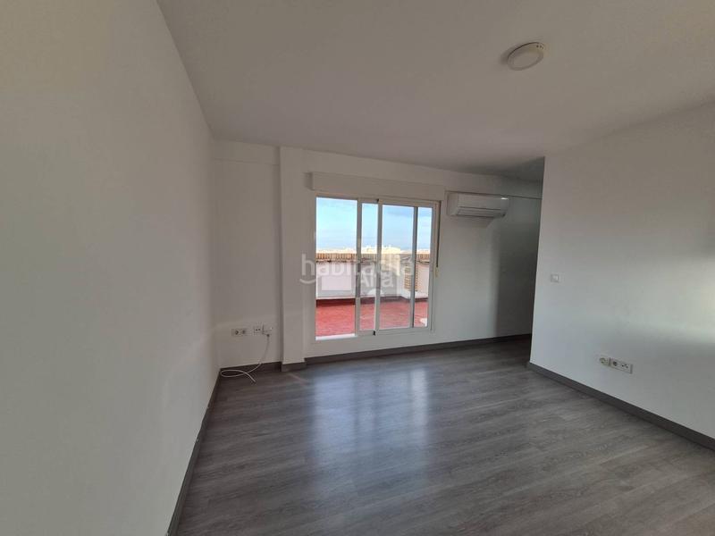 Foto 703eb7be-fa4a-4726-b1c2-693a3e4f9a33. Rent penthouse in avinguda dels tamarindes 4 in Nou Campanar Valencia
