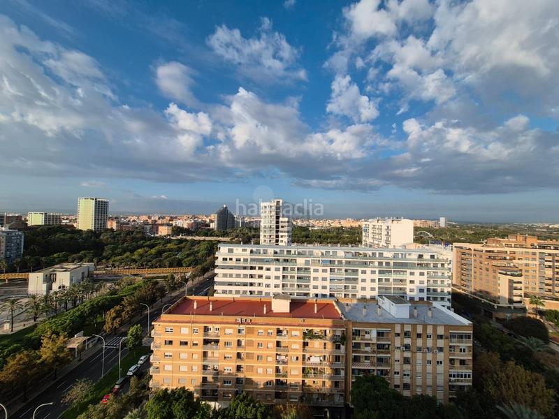 Foto aff2a6ee-519b-4fc2-ba02-dc4d45e43b1b. Rent penthouse in avinguda dels tamarindes 4 in Nou Campanar Valencia