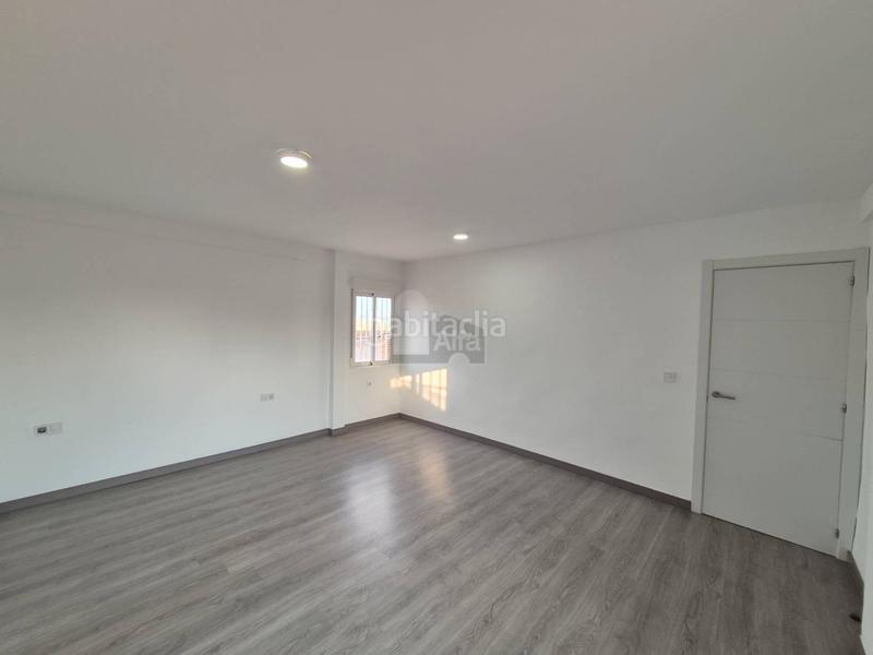 Foto c14407d7-8219-4120-adf8-76a352a69906. Rent penthouse in avinguda dels tamarindes 4 in Nou Campanar Valencia