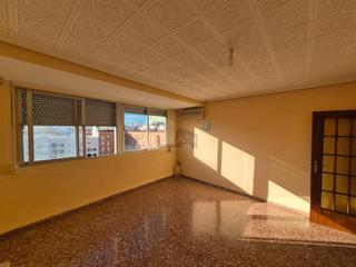 Location Appartement à Carrer de la democràcia 69. Vivienda vacía con electrodomésticos.