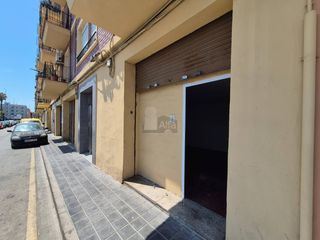 Affitto Locale commerciale en Avenida de la Paz. ! local barato con terraza !