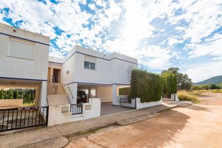Chalet  Carretera de l estació. Venta chalet pareado-visitas a partir de septiembre