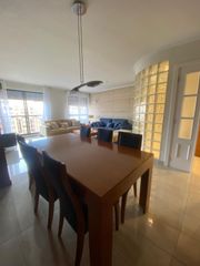 Piso en Zona Avenida del Mar. Vivienda de vpo-calle ulloa con excelentes calidades