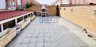 Casa adosada  Calle garbí. Magnífica casa familiar con grandes terrazas a 15 minutos de bar