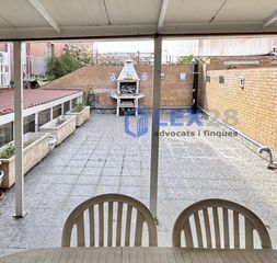 Casa aparellada  Calle garbí. Casa doble en badalona a 15 min de barcelona cerca de la playa