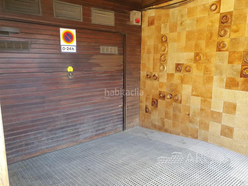 Foto a0728d3d-0ed5-446d-82d5-79a7bcfab411. Parking coche en Sarrià Barcelona