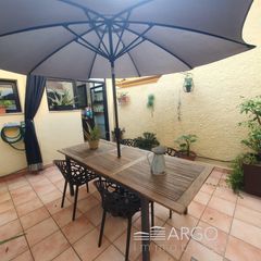 Casa aparellada  Carrer de colom. Casa de pueblo en rubi al lado de los ffcc