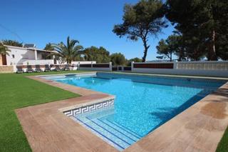 Xalet a Oltamar - Cucarres. Villa totalmente renovada de 240 m² con parcela de 2.000 m² con