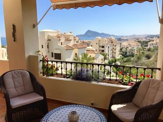 Rent Apartment in Villa Gadea. Alquiler de apartamento por temporada en urbanización de lujo ju