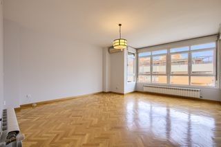 Miete Etagenwohnung  Calle torroja