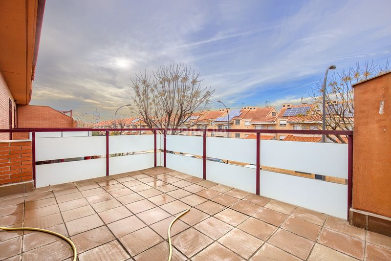 Foto 6d970b43-3e74-4a4f-ba6c-d2776009861c. Alquiler chalet en El Bercial Getafe