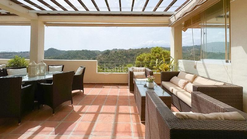 Foto 7435c8c4-ef48-4ec5-8bfb-11774d9e1e62. Penthouse in sup-s2 altos resinera 1 in La Concha - Resina Golf Estepona