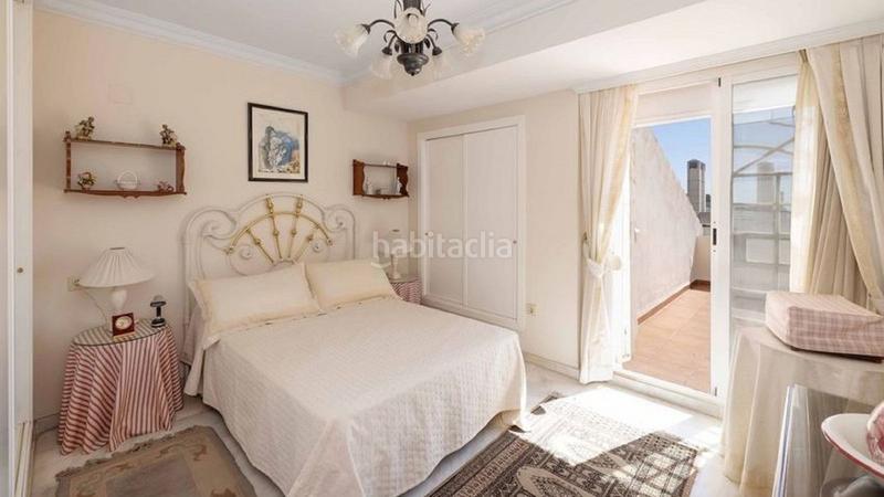 Foto 5c1d1e01-b71f-4b7d-a128-70b3982d437a. Attico con parcheggio piscina in La Carolina - Guadalpín Marbella