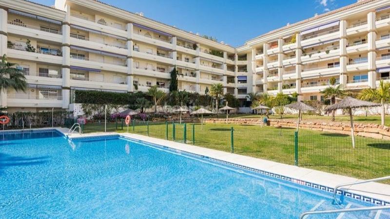 Foto b0268838-bddb-4281-aaa3-47b2ea2427de. Attico con parcheggio piscina in La Carolina - Guadalpín Marbella
