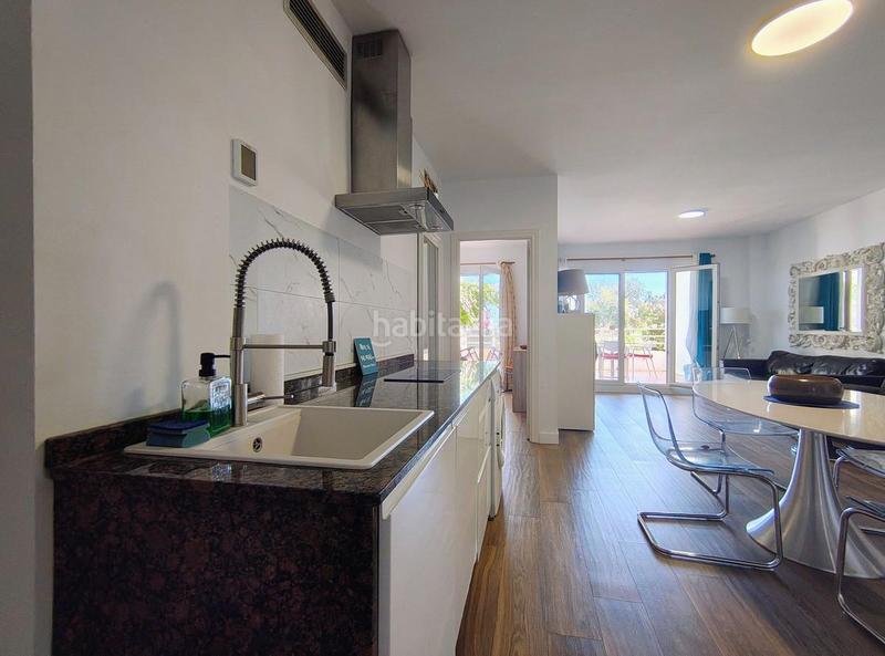 Foto 20cdee60-efa7-4108-9bc0-0182bc544f6a. Appartement in calle bendalid 10 in La Concha - Resina Golf Estepona