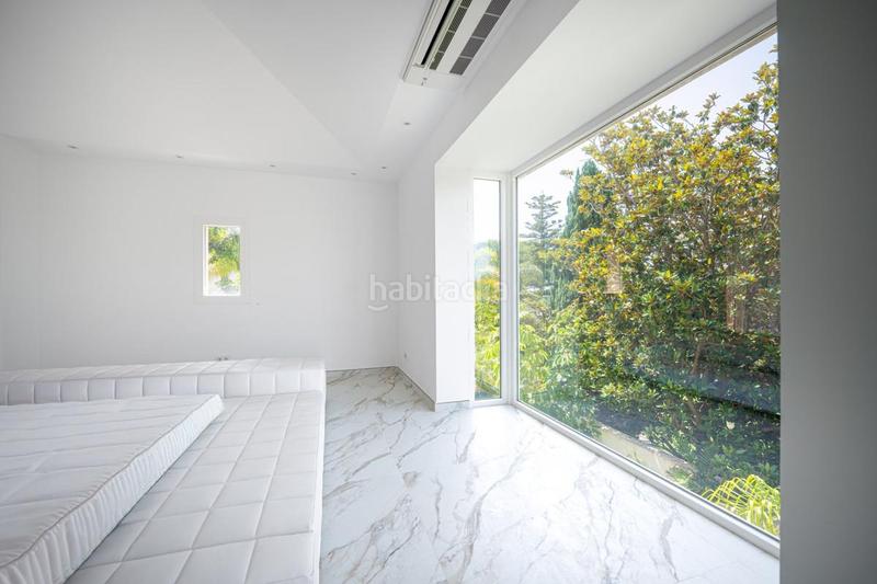 Foto eadbe579-b340-4867-aaa7-ff5f946c1a7d. Chalet with parking pool in Los Monteros Marbella